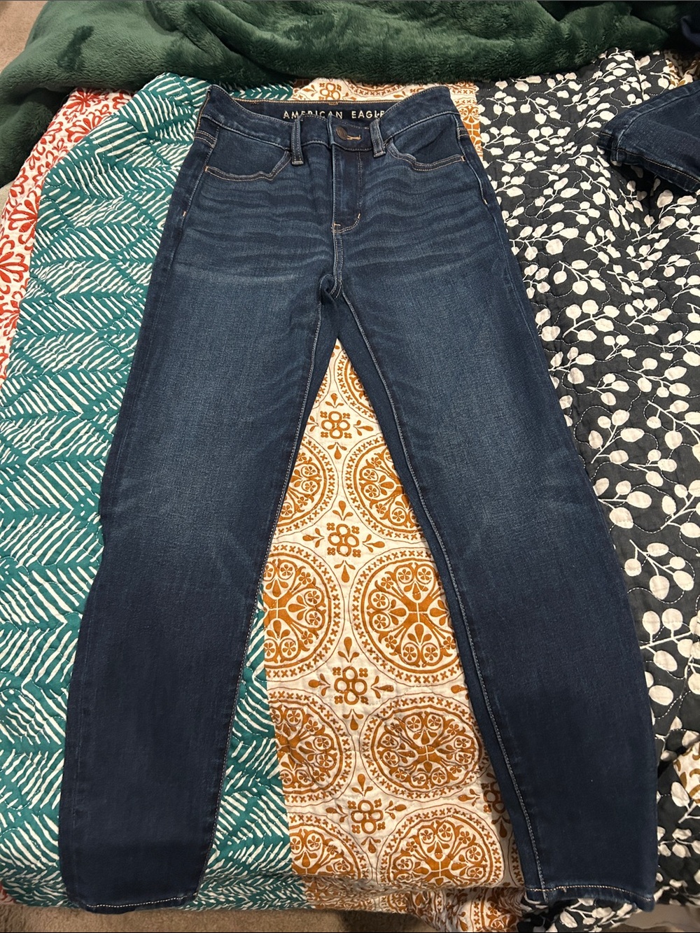 American Eagle Outfitters Juniors size 00 short. Indigo High-Rise Skinny Jean